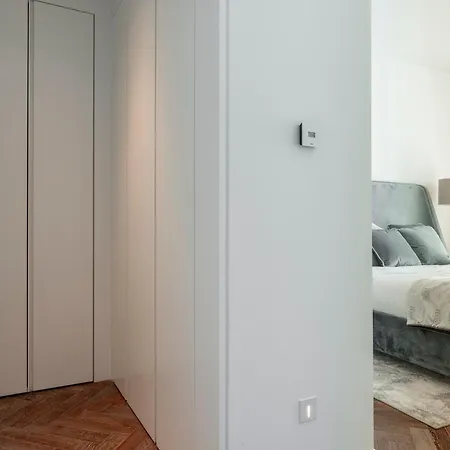 Del Mar Beachfront 'c' 2 Bedroom * Лимасол