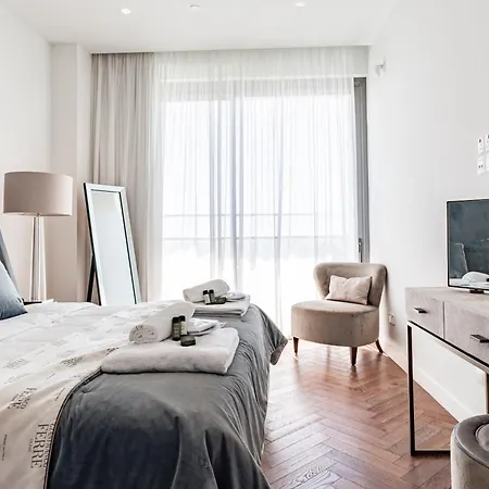 Del Mar Beachfront 'c' 2 Bedroom * Лимасол