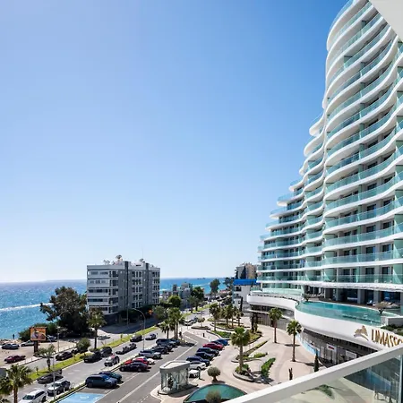 Del Mar Beachfront 'c' 2 Bedroom