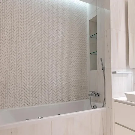 Del Mar Beachfront 'c' 2 Bedroom